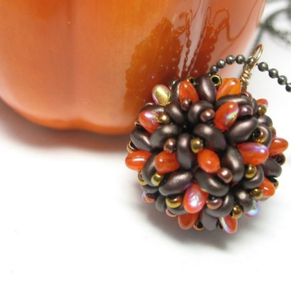 Handwoven beaded bead pendant - Picture 1 of 8